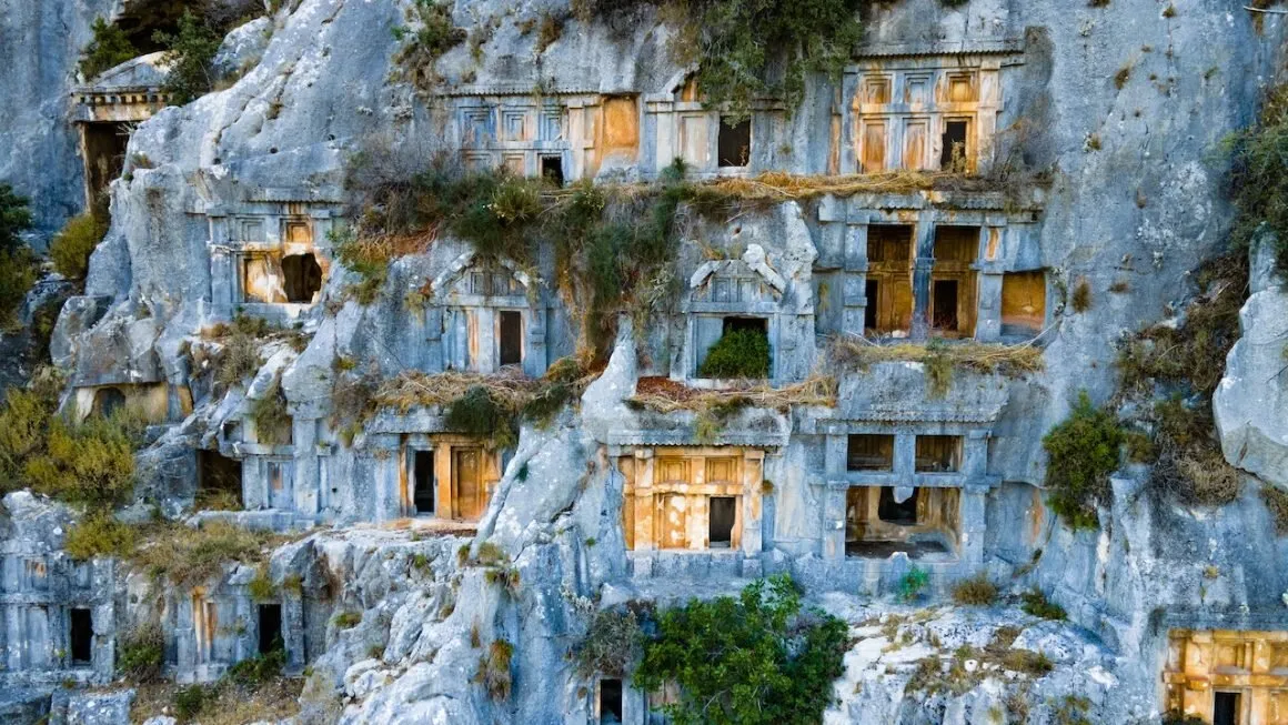 Симена и Калекёй: виды на замок с побережья