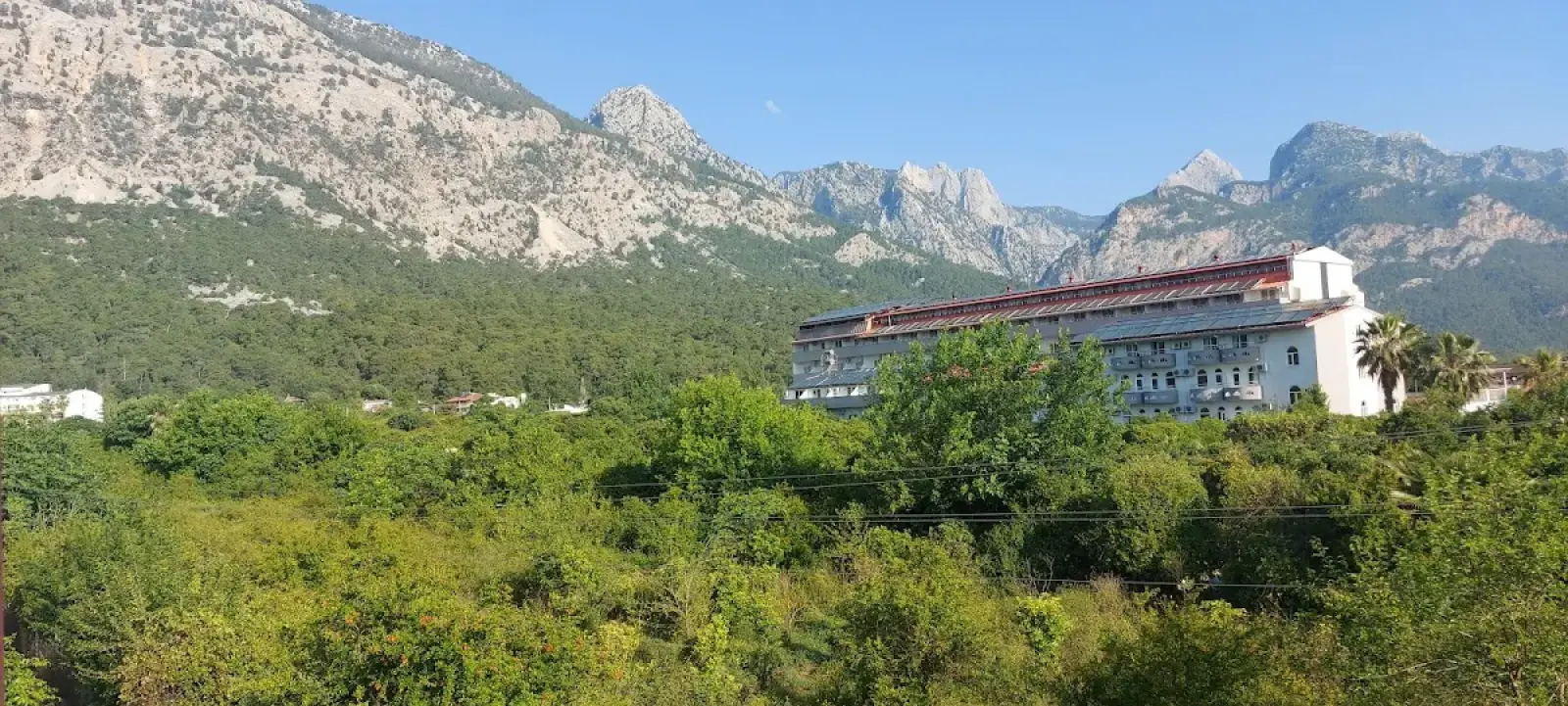 Antalya Airport (AYT) nach Akdeniz 1 Pansiyon Privater Transfer