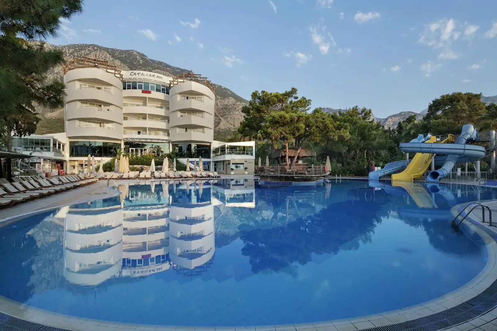 Antalya Airport (AYT) to Catamaran Quality Times Hotel Private Transfer