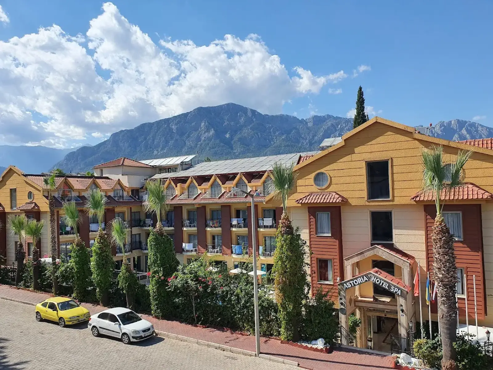 Antalya Airport (AYT) to Astoria Hotel Kemer Private Transfer