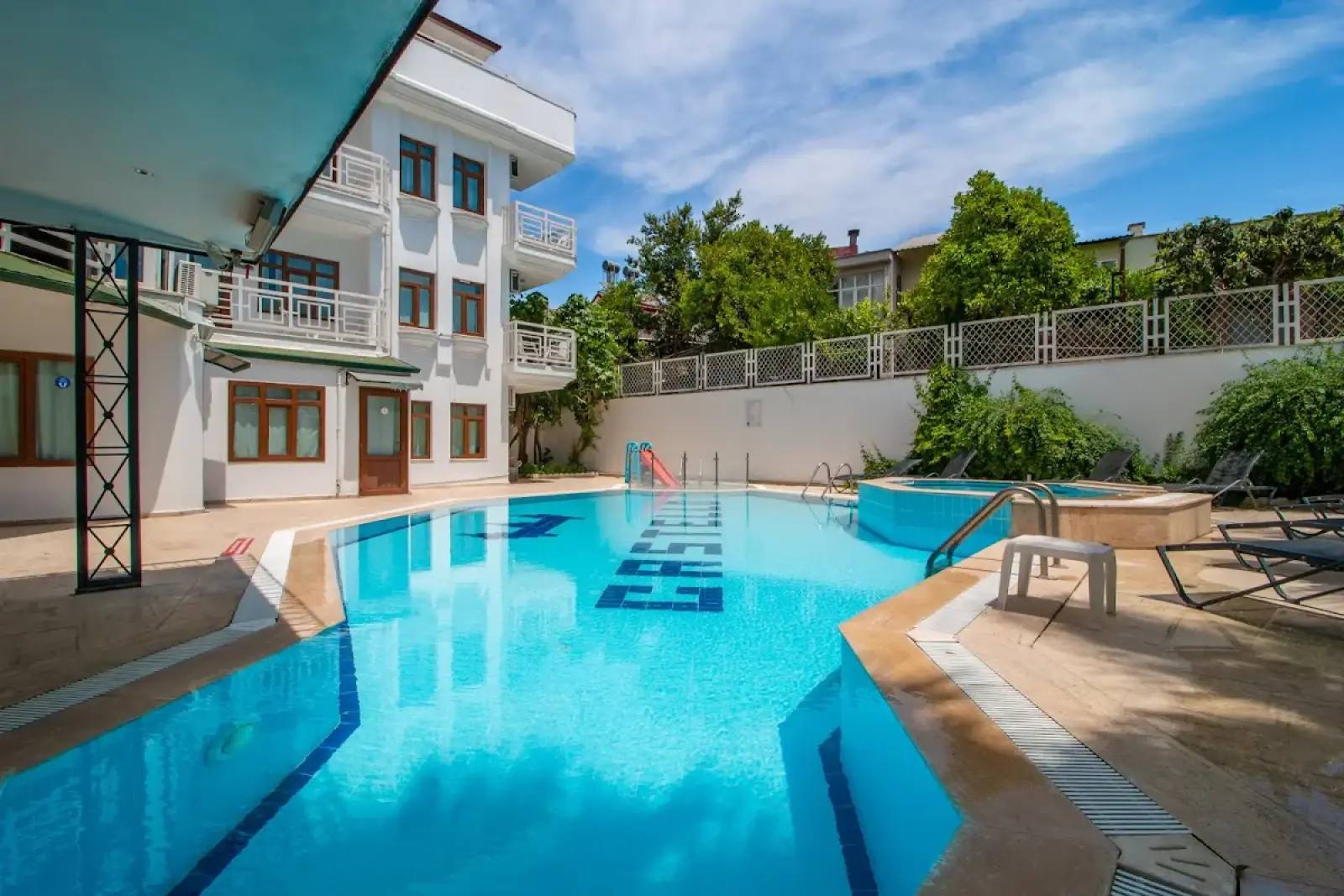 Antalya Airport (AYT) to Castello Hotel & Aparts Private Transfer