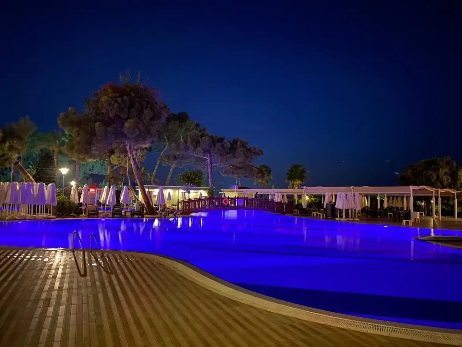 Antalya Airport (AYT) nach Crystal Aura Aqua Collection Privater Transfer