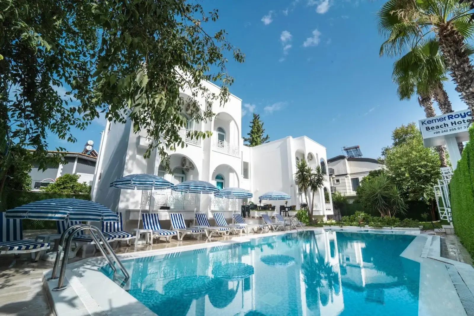 Antalya Airport (AYT) nach Kemer Royal Beach Privater Transfer