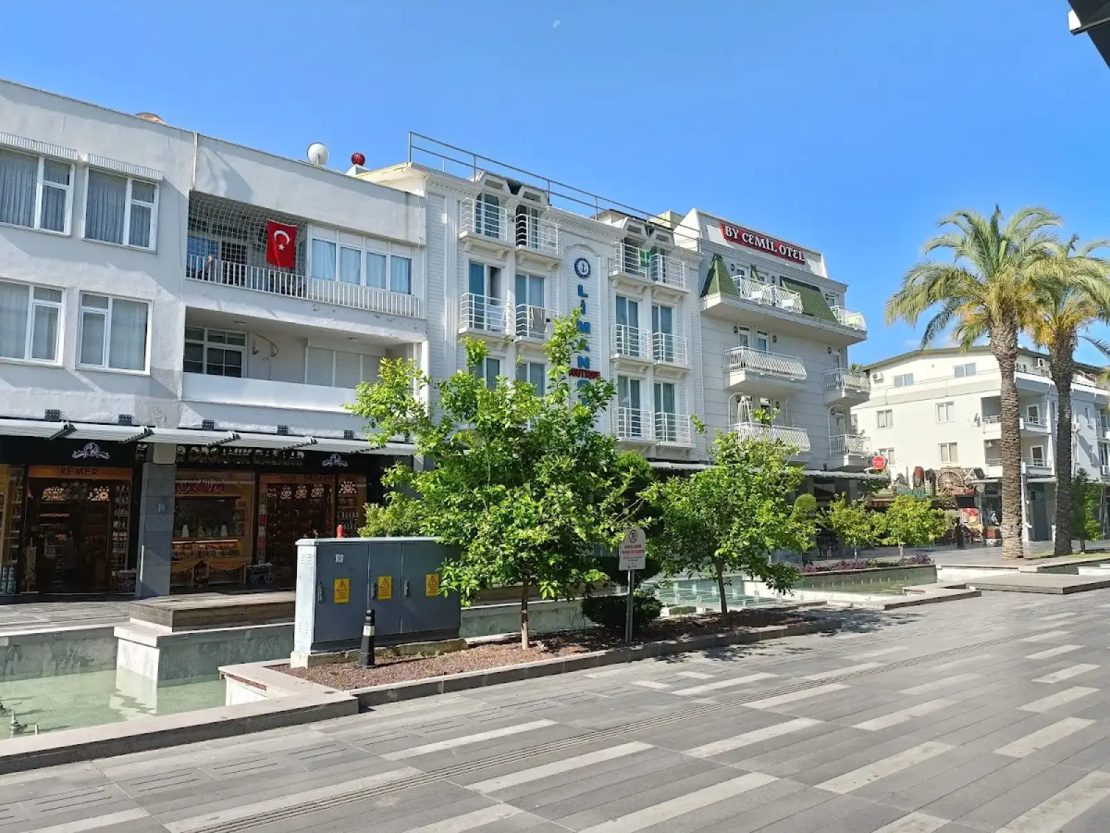Antalya Airport (AYT) nach LİMAN BOUTIQUE OTEL Privater Transfer