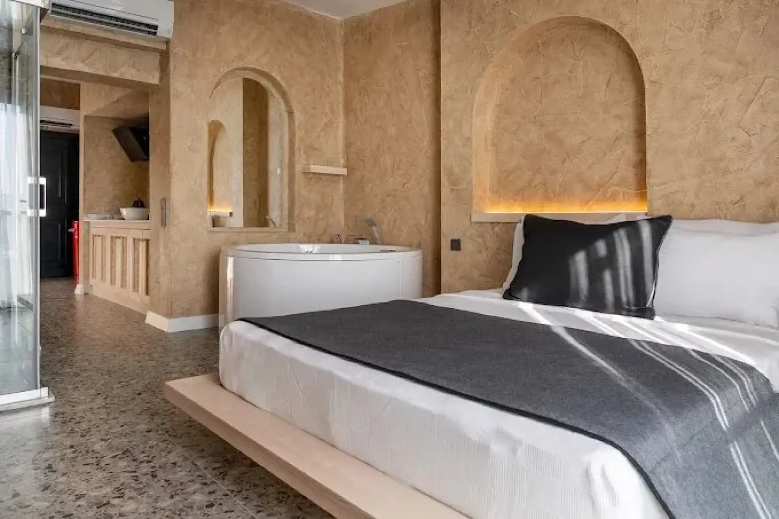 Gazipaşa Alanya Airport (GZP) to Lucky Monkey Midi Hotel Private Transfer