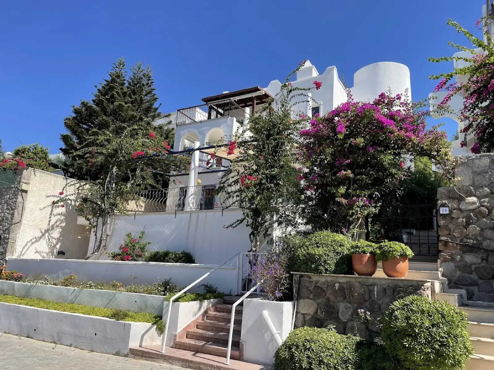 Bodrum Milas Airport (BJV) to Meteor Beach Hotel Private Transfer