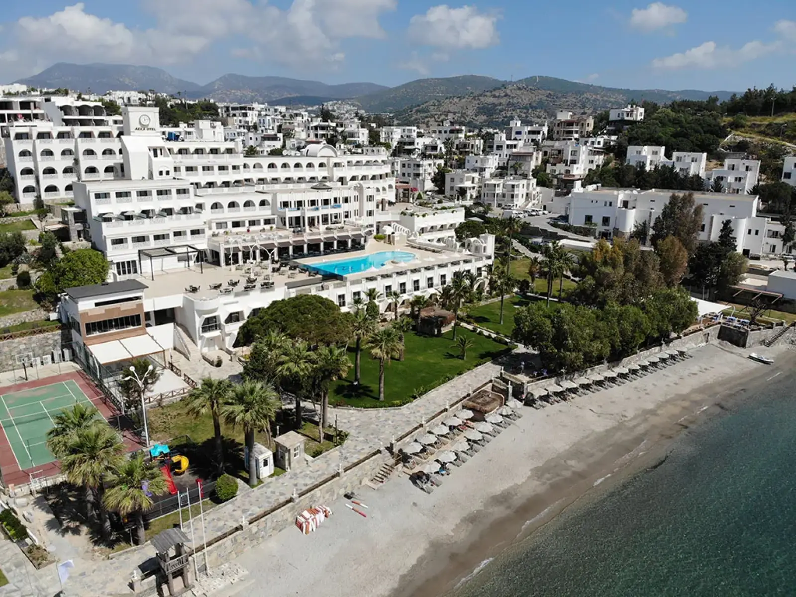 Bodrum Milas Airport (BJV) nach Azka Otel - Bardakçı Koyu Privater Transfer