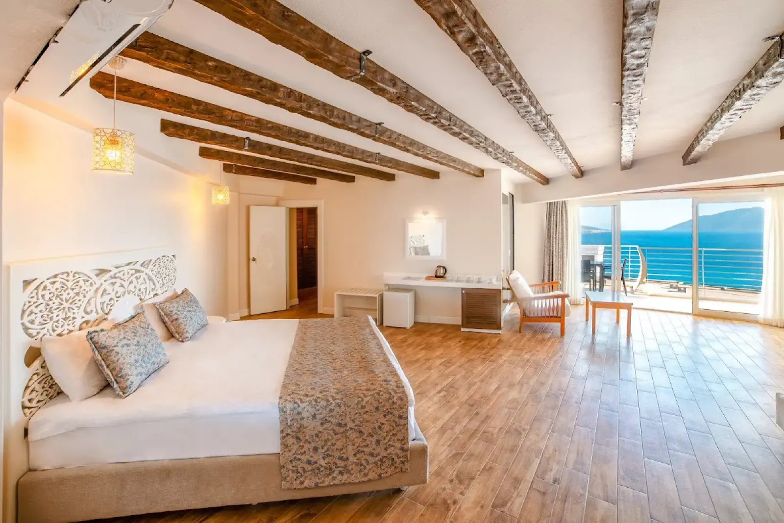 Bodrum Milas Airport (BJV) to CASA MARE BODRUM Private Transfer