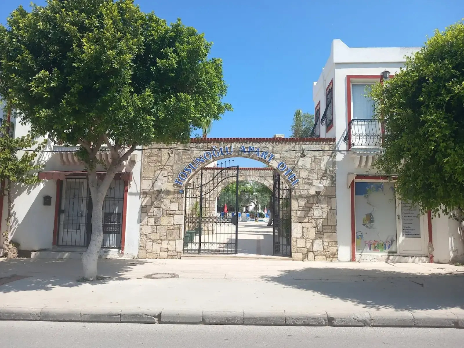 Bodrum Milas Airport (BJV) to Tosunoglu Apart Hotel Private Transfer