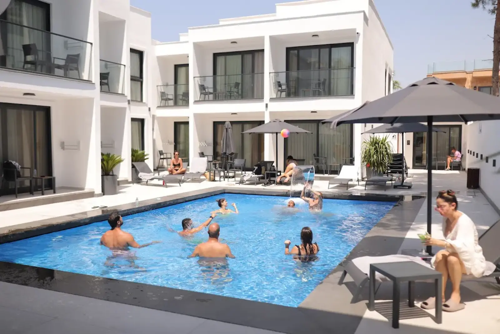 Bodrum Milas Airport (BJV) в Blue Point Hotel Bodrum Yalikavak Частный трансфер