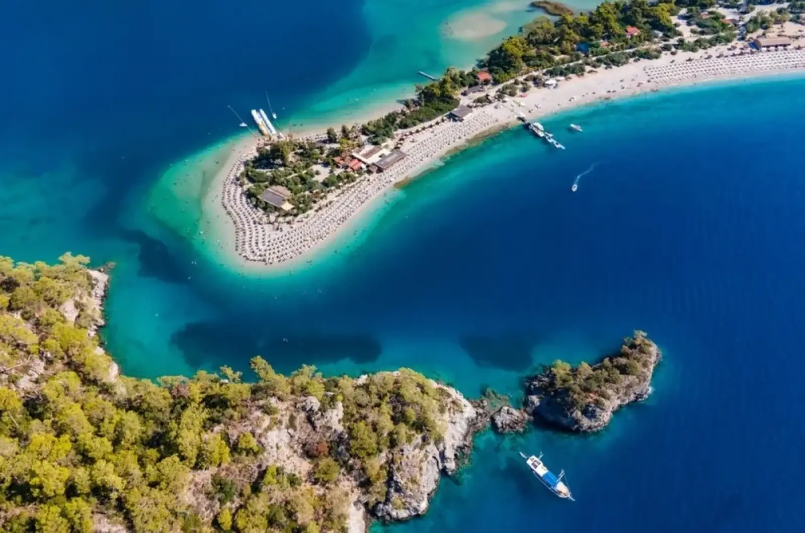 Dalaman Airport (DLM) to Ölüdeniz: Journey to the Blue Lagoon