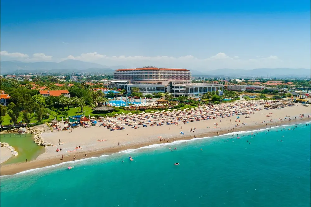 Antalya Airport (AYT) to Kızılağaç: The Grand Transit to Mega-Resort Grandeur