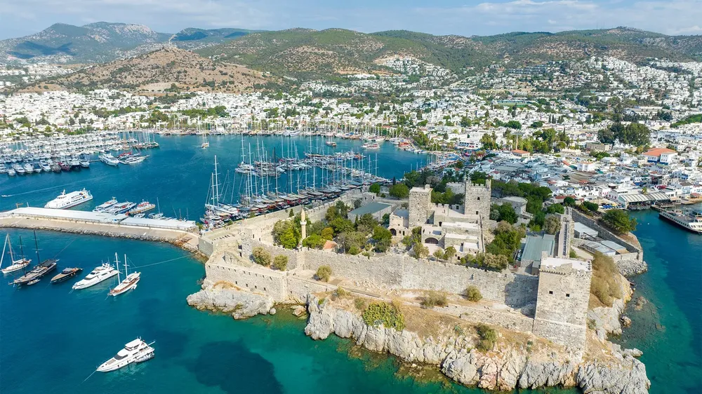 Flughafen Milas-Bodrum (BJV) nach Bodrum Zentrum Transfer (Reiseführer 2026, Preise & Fahrtzeit)